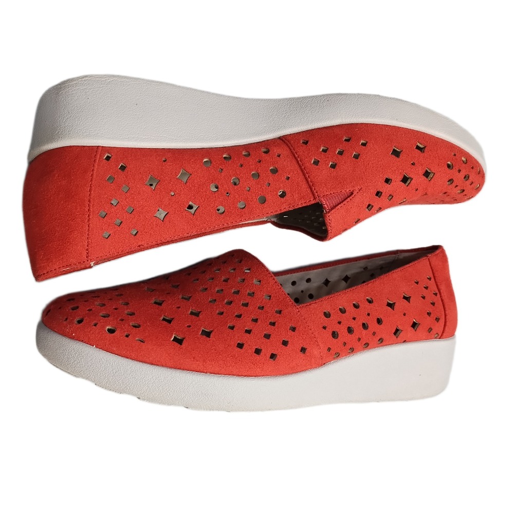 Easy Spirit Kimmie Loafer Flats Womens Size 8W Red Laser-Cut Perforated Slip On